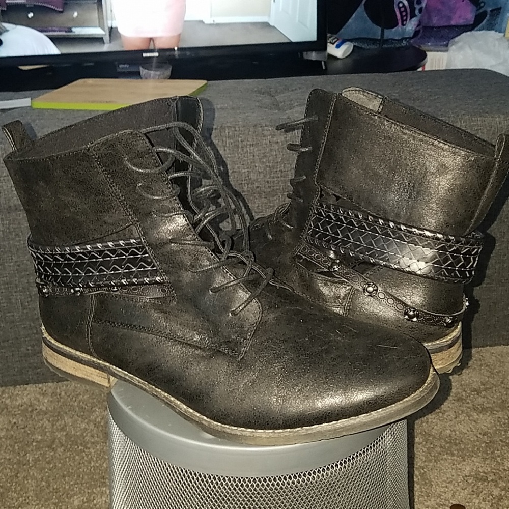 EUC Torrid strappy bootie